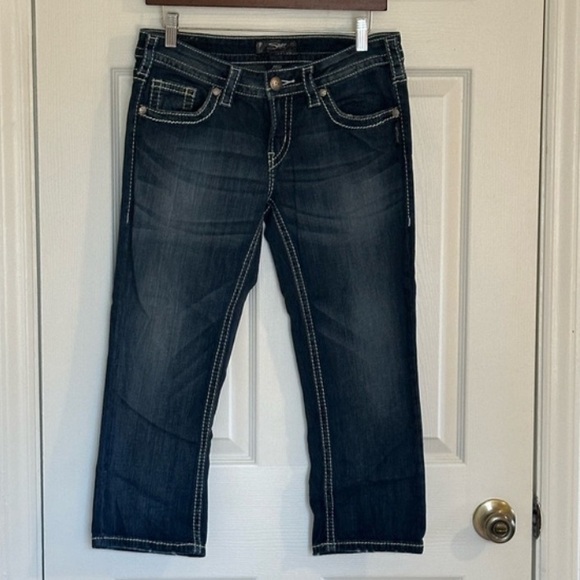 Silver Jeans Women's Dark Wash Cropped Jeans - Picture 1 of 1